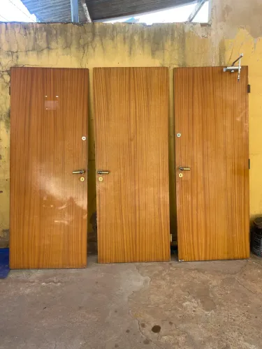 Porta madeira lisa 2.10x80 cm 03 Unidades