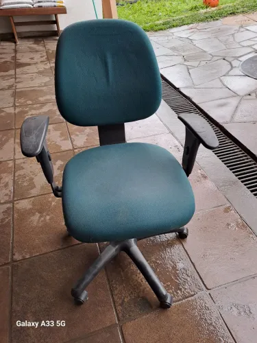 Mesa L escritorio com cadeira