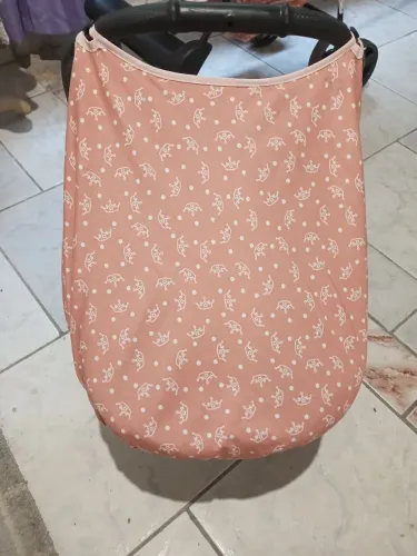 Vendo bebe conforto e cadeira de descanso que toca musica