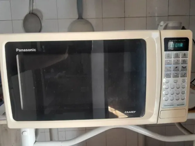 MICROONDAS FAMILY PANASONIC SEM O PRATO CONSERVADO