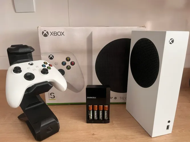 Xbox Series S - Excelente Estado + Acessórios