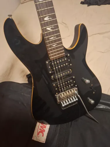 Guitarra Superstrato Tagima MG-130 com receptores Seymor Duncan