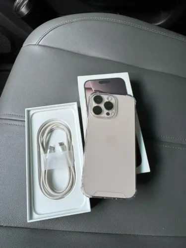 iPhone 16 Pró Max dourado 256g