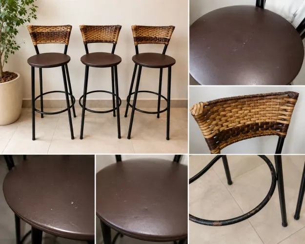 TRIO DE BANQUETAS ALTAS COM ENCOSTO DE JUNCO