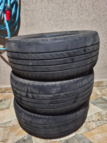 Vendo Pneus para carro semi Usados