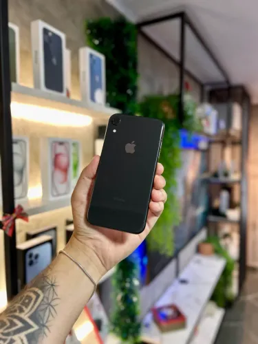 iPhone XR 64GB Preto 