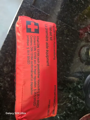 Kit de primeiro socorros Porsche Cayenne