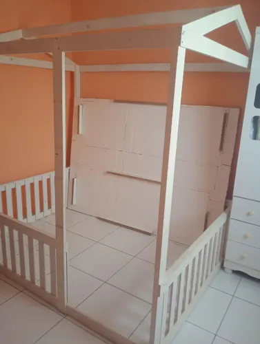Cama casal montessoriana