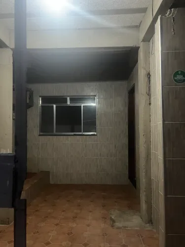 Alugo casa 