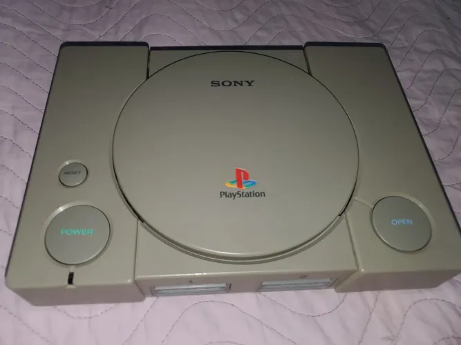 Playstation 1 Japonês com leitor ok + controle.