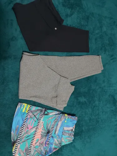 Kit de short saia e calças para malhar por apenas 30 reais