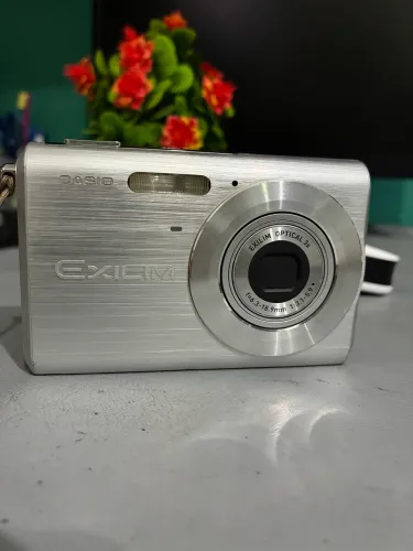 câmera digital Casio Exilim EX-Z60 6.0 MP