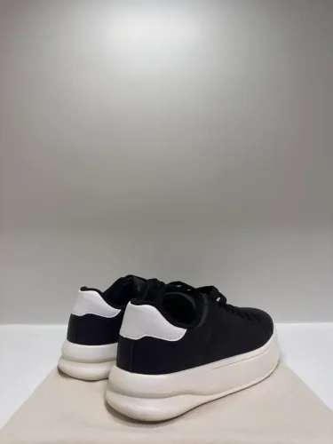 Thick-soled Solid-color Sneaker Zara