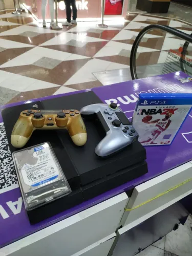 Playstation 4 FAT com HD externo de 1TB