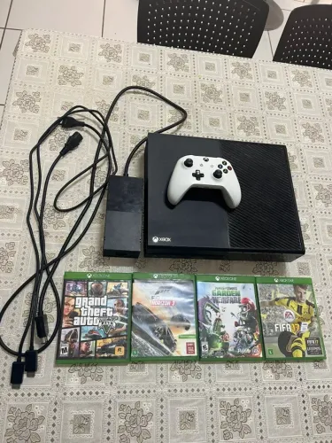 Xbox One 500GB +Todos os Cabos + Controle Original + 4 Jogos