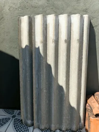 Telhas de barro e fibrocimento