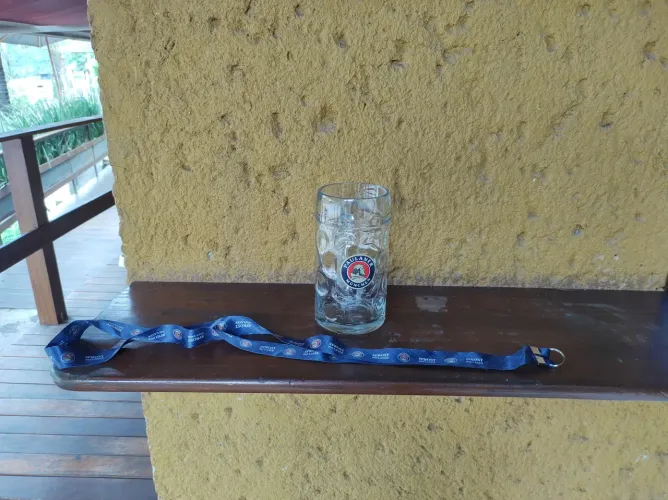 Caneca Oktoberfest paulaner 1 litro com tem tirante oficinal
