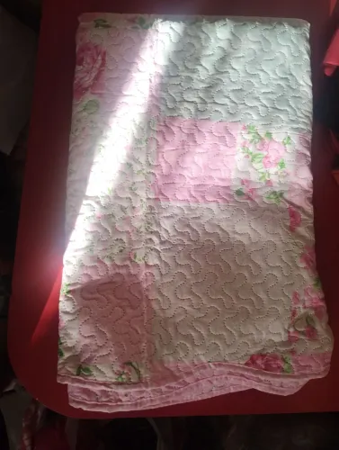 Cobre Leito. Colcha Áulea Dupla Face.. NOVO. NUNCA USADO. ESTAMPA FLORAL.