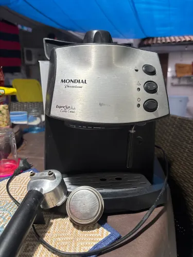 Cafeteira elétrica marca Mondial premium