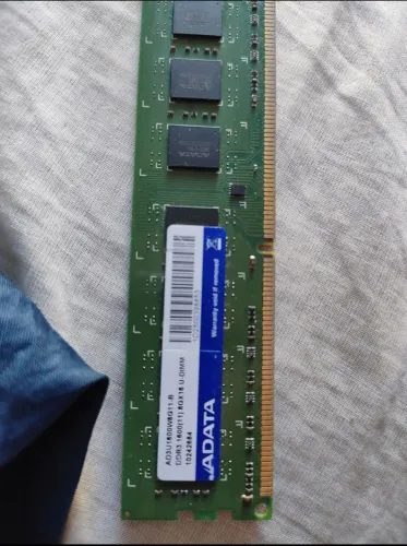 MEMÓRIA RAM DDR3 8GB 1600HZ DESKTOP ADATA FUNCIONANDO PERFEITAMENTE