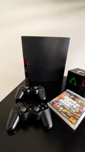 PlayStation 3 + 2 controles + caixa e GTA V