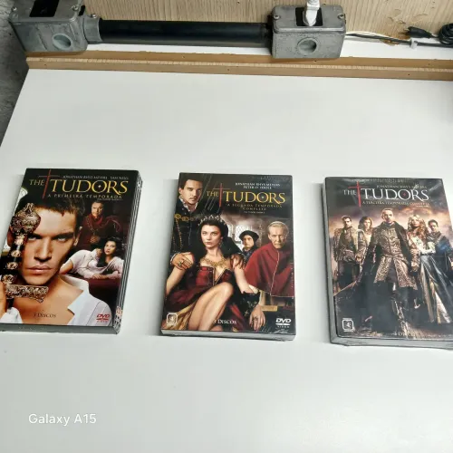 Vendo essa coleção uma temporada 9 DVDs novos