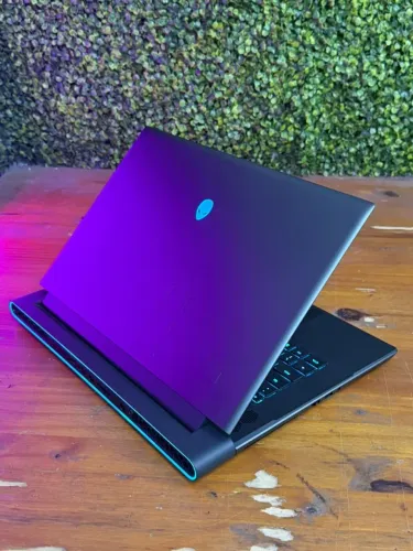 Alienware M16 i9 - 32GB - 4070 - 240Hz