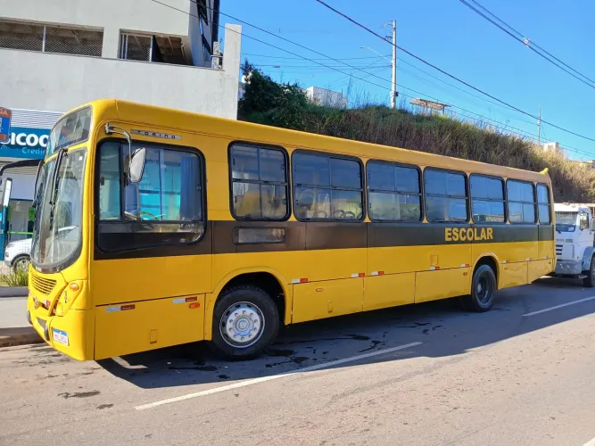 Ônibus vw 17230 motor mwm 6 cilindros 