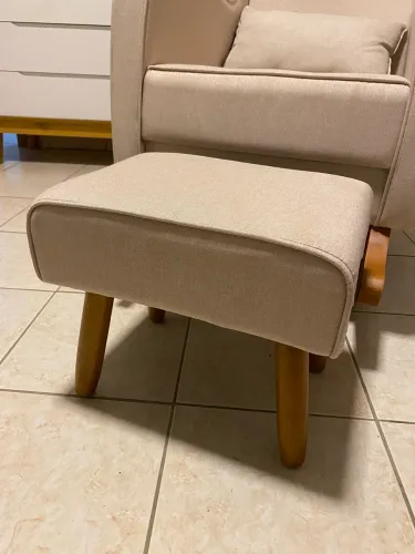 Poltrona amamentação de balanço com puff