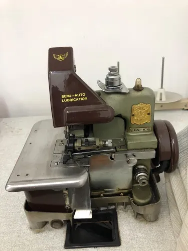 Máquina overlock Flying Man
