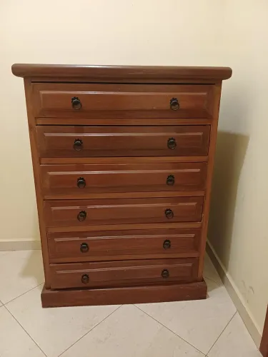 Vendo cômoda madeira