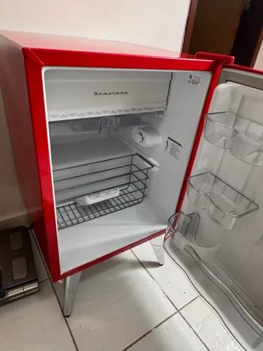Geladeira Brastemp modelo retrô nova 4 meses de uso e com nota fiscal