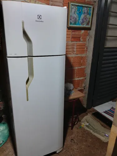 Geladeira Eletrolux duplex DC35A 260 Litros