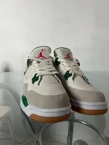 JORDAN 4 PINE GREEN