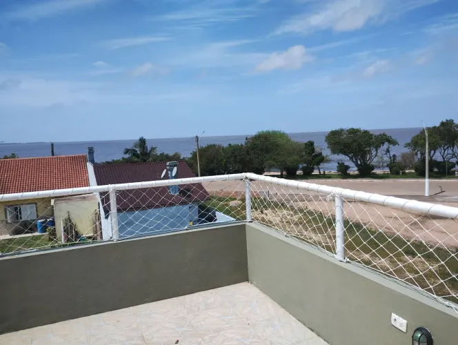 Sobrado bem localizado praia barrinha.