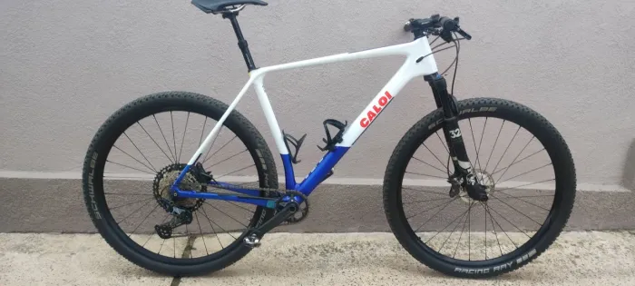 Bicicleta MTB Caloi Elite Carbon
