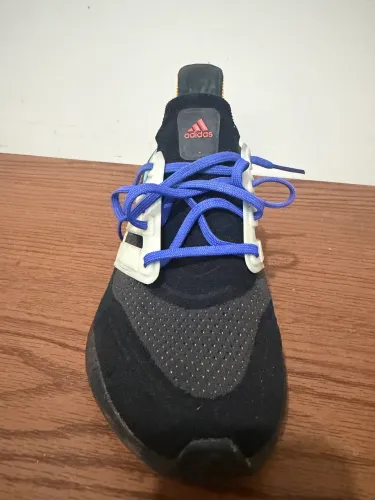 Tênis adidas 