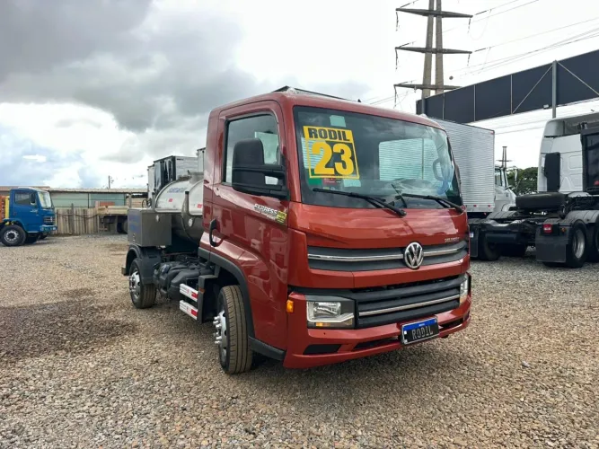 VW Express Prime com Tanque Desentupidora