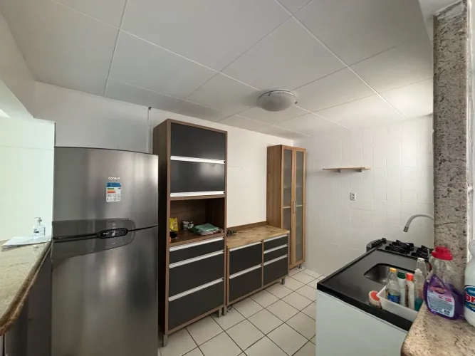 Apartamento com 02 quartos .