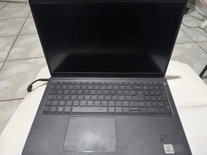 Notebook Dell Vostro 15 3510 - Intel i5 10 Geração - 8GB Memoria - 240 SSD