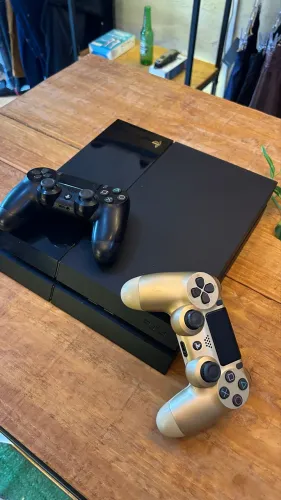 PS4 2 CONTROLES 500GB