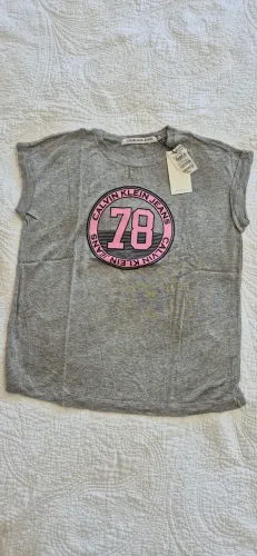 Blusa manga curta CK nova