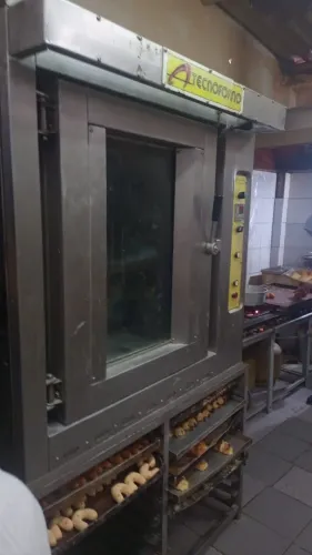Vendo forno de assar pão