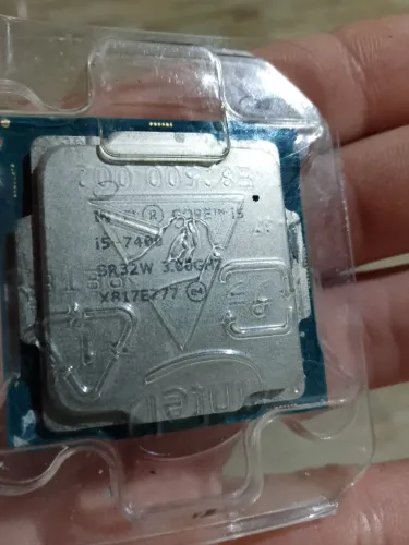 Intel Core i5 7400 - Ótimo para Jogos e Trabalho - Funcionando Perfeitamente (7° geração)