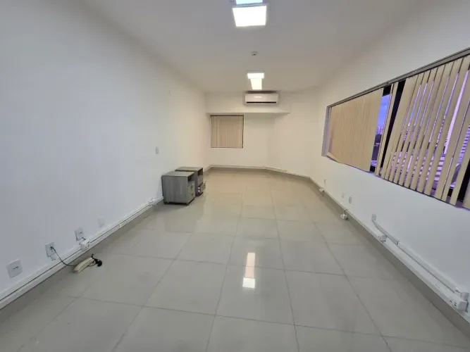Sala para aluguel com 32 metros quadrados em Brotas - Salvador - BA