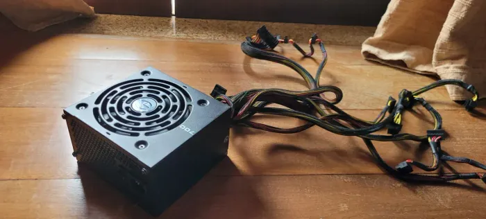 Fonte EVGA 700w estragada