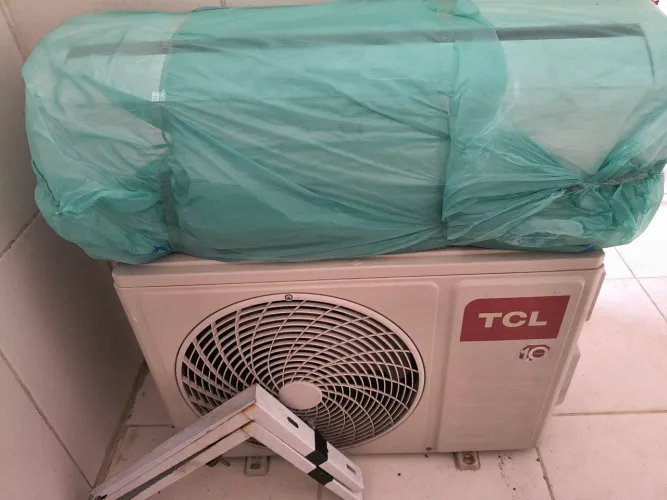 Ar condicionado split TCL 12 bpus somente 3 anos de pouquíssimo uso