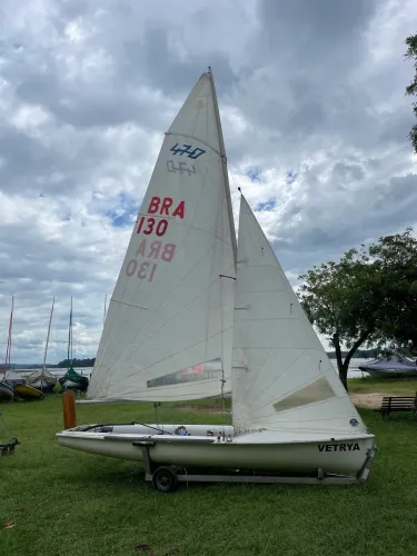 Veleiro 470 Mackay