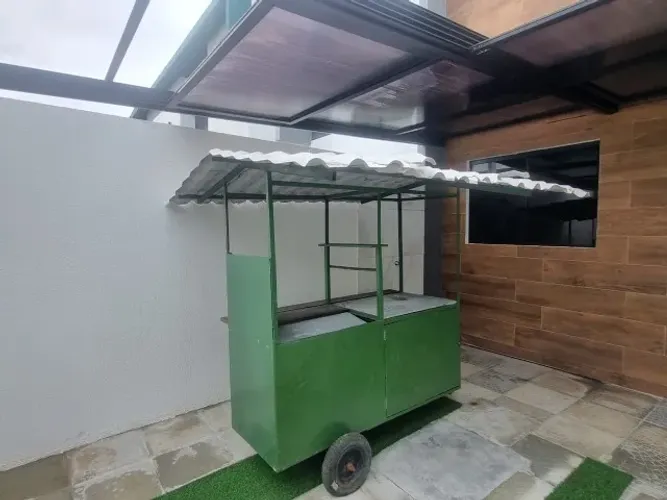 Carrinho/Barraca de Lanches Móvel - Estrutura Reforçada com Rodas e Cobertura