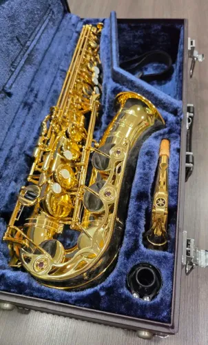 Saxofone Alto Yamaha YAS 62 Black Logo